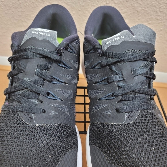 Nike Free 5.0 Women’s
642199-001
Running Shoes - Picture 4 of 13